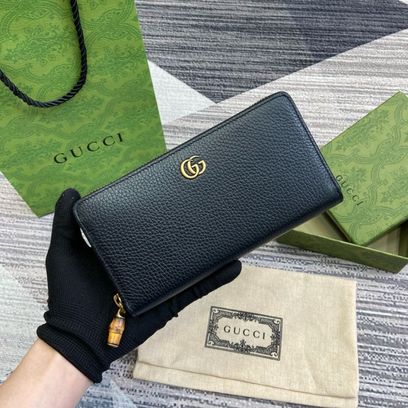 G*u*i wallets & purse